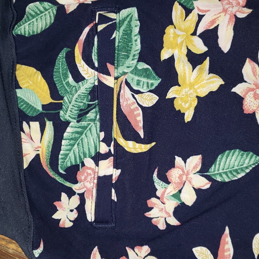 Old Navy Full Panel Pixie Maternity Slim Ankle Pa… - image 4